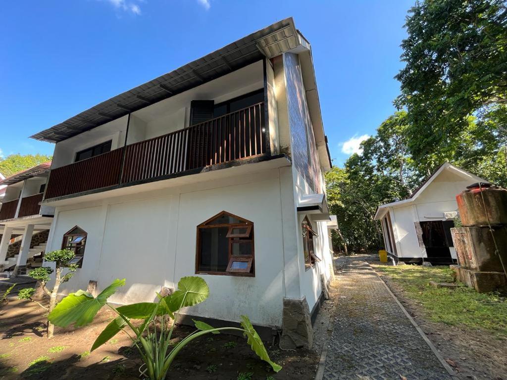 Capital O 92612 Penginapan D'Alas Purwo & Beachnearpadang Savana Sadengan バニュワンギ エクステリア 写真