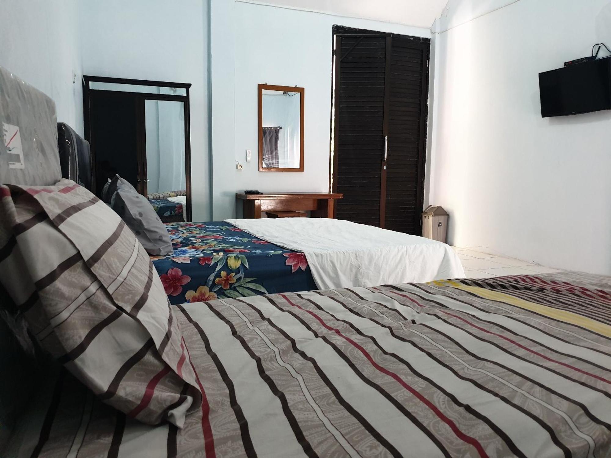 Capital O 92612 Penginapan D'Alas Purwo & Beachnearpadang Savana Sadengan バニュワンギ エクステリア 写真