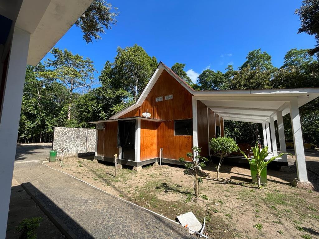 Capital O 92612 Penginapan D'Alas Purwo & Beachnearpadang Savana Sadengan バニュワンギ エクステリア 写真
