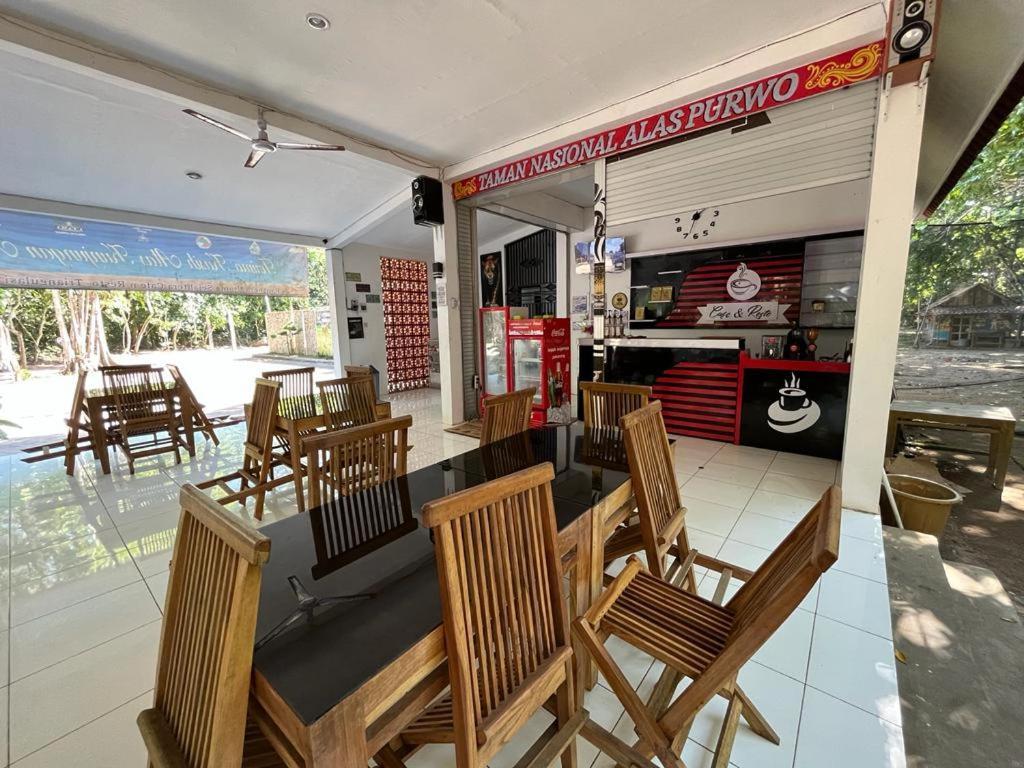 Capital O 92612 Penginapan D'Alas Purwo & Beachnearpadang Savana Sadengan バニュワンギ エクステリア 写真